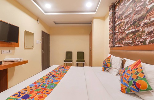 Varanasi Hotel | Fabhotel Swarn Banquet