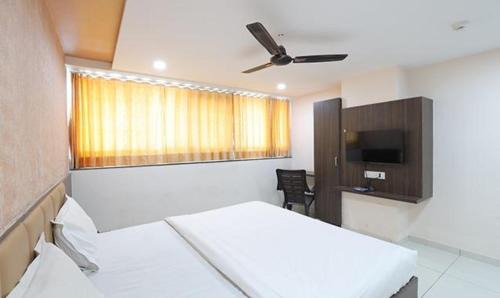 Ahmedabad Hotel | FabHotel The Heaven