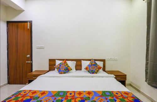 T Nagar Hotel | FabHotel The Luxe Inn - Nr Valluvar Kottam Monument & CMBT Metro Station