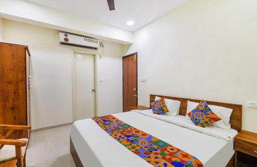 T Nagar Hotel | FabHotel The Luxe Inn - Nr Valluvar Kottam Monument & CMBT Metro Station