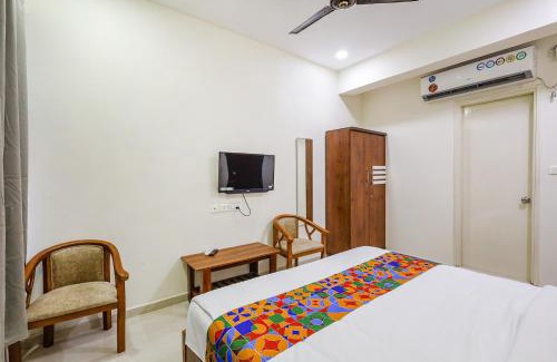T Nagar Hotel | FabHotel The Luxe Inn - Nr Valluvar Kottam Monument & CMBT Metro Station