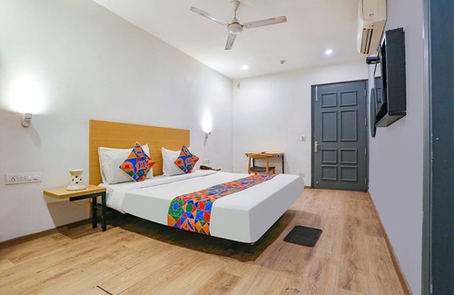 Delhi Hotel | FabHotel Urban Residency