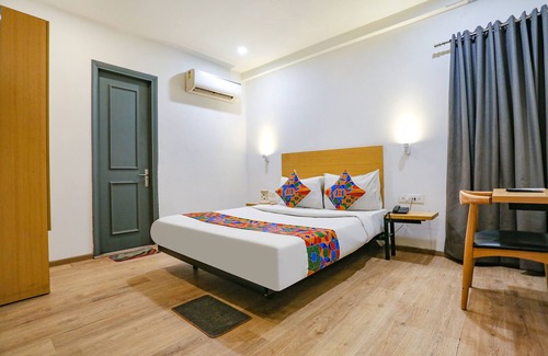 Delhi Hotel | FabHotel Urban Residency
