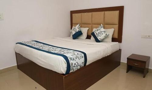 Shamshabad Hotel | FabHotel VSR International