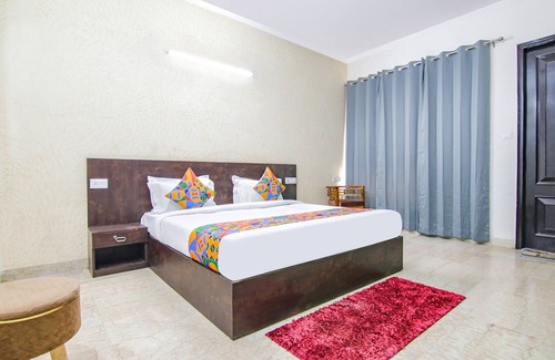 Sector 51 Hotel | Fabhotel Water Vibe