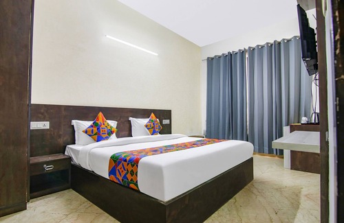 Sector 51 Hotel | Fabhotel Water Vibe