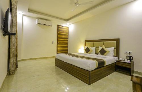 Dwarka Hotel | FabHotel White House BNB - Nr Yashobhoomi Convention Centre