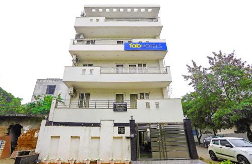Dwarka Hotel | FabHotel White House BNB - Nr Yashobhoomi Convention Centre