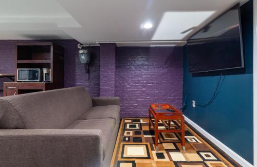 Downtown Baltimore Apartment | Fabian's Place