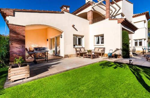 Bonmont Terres Noves House | Fabulosa Saxum : entre mar y montañas