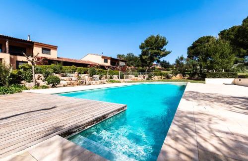 Bonmont Terres Noves House | Fabuloso Birdie 8 : entre mar y montañas
