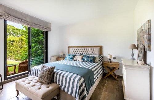 Bonmont Terres Noves House | Fabuloso Birdie 8 : entre mar y montañas