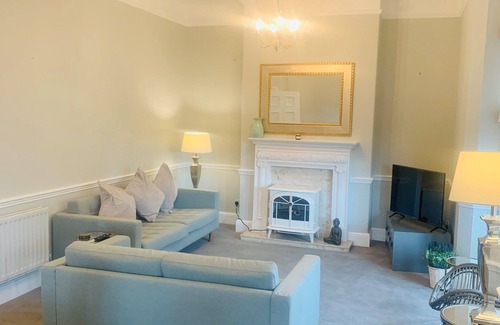 Saltburn-by-the-Sea Apartment | Fabulous 3 Bedroom Apartment Town Centre