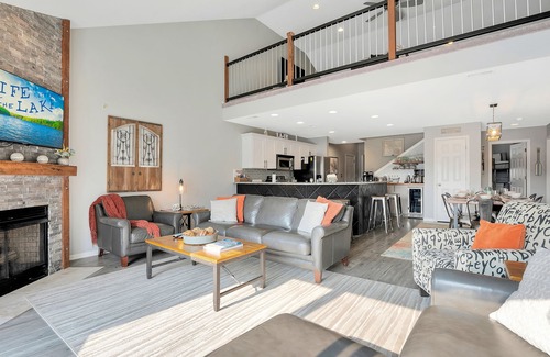 Camdenton Condo | Fabulous 4 bedroom unit with boat slip.