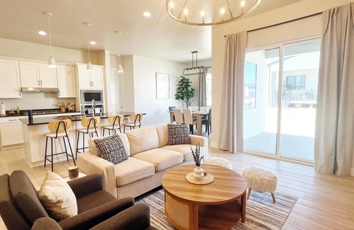 Riverton House | Fabulous 5 Bedrooms - New house with games room in Riverton