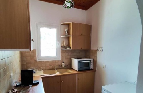 Evgiros Apartment | Fabulous apt. w breakfast near the sea