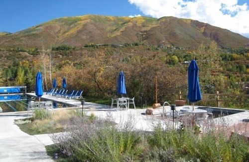 Aspen House | Fabulous Aspen House on grounds of the Aspen Institute & Aspen Meadows Resort