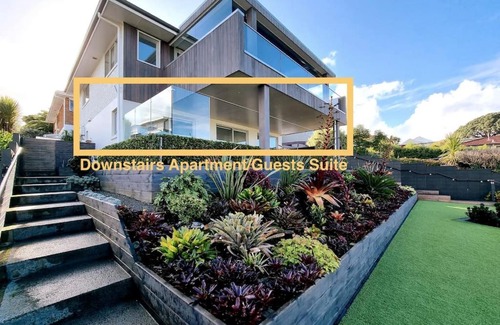 Castor Bay Apartment | Fabulous Castor Bay 1 Bedroom With Views and SkyTV