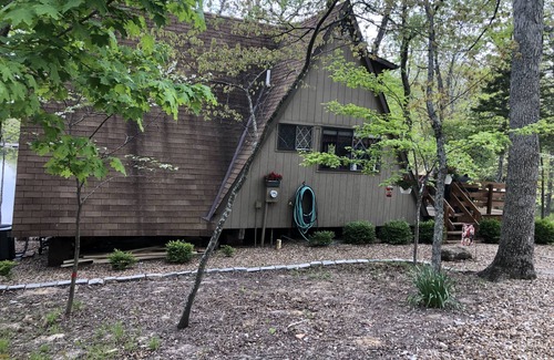 Innsbrook Cabin | Fabulous chalet surrounded by a lake with rocked shoreline for water fun!