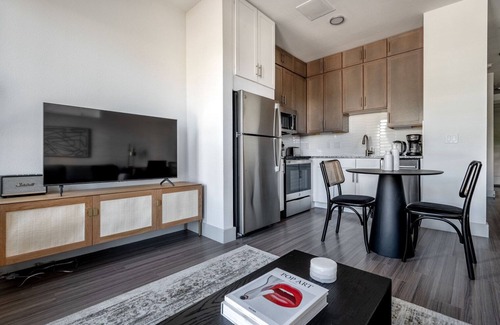 Waller Creek District Apartment | Fabulous Downtown Studio w/Deck & Gym, nr Offices, by Blueground