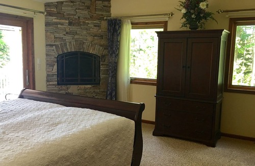 Grand Rapids House | Fabulous Fall Getaway in the National Forest/ Hot Tub and Fireplace