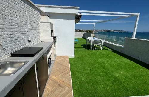 Salou City Centre Apartment | Fabulous front sea penthouse