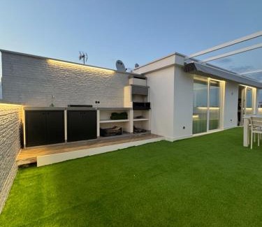 Salou City Centre Apartment | Fabulous front sea penthouse