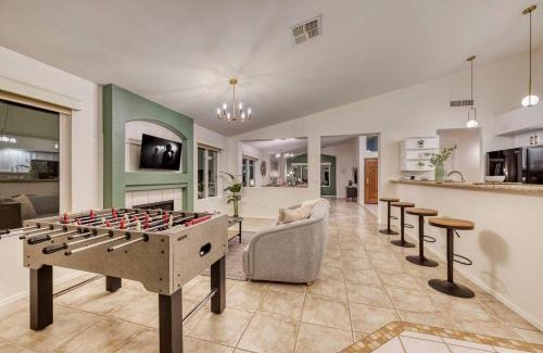 East Mesa House | Fabulous Golf Course & Free Private Heated Pool!