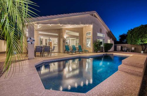 East Mesa House | Fabulous Golf Course & Free Private Heated Pool!