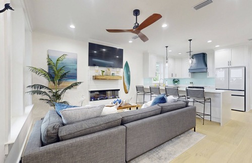 Dauphin Island House | Fabulous Gulf view duplex that is walking distance to restaurants and beach
