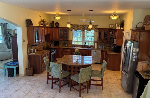 Basseterre House | Fabulous house minutes from the beach with a pool in beautiful St Kitts