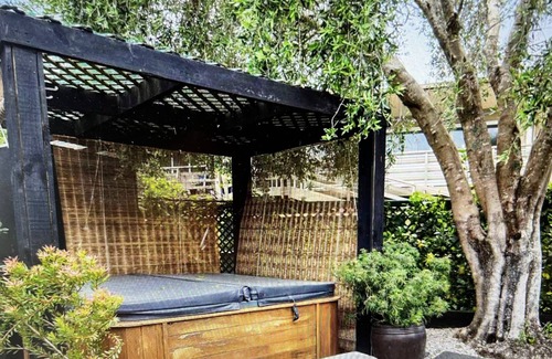Whakamarama House | Fabulous House on the Harbour