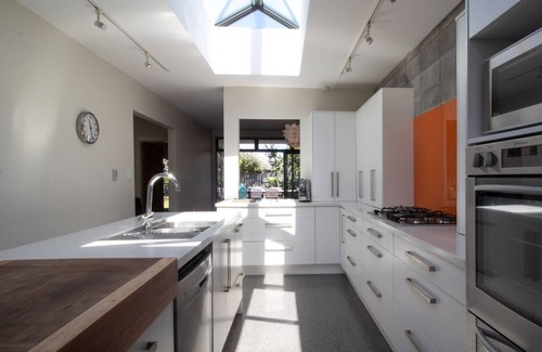 Fitzroy House | FABULOUS IN FITZROY COMFORTABLY SLEEPS TEN GUESTS