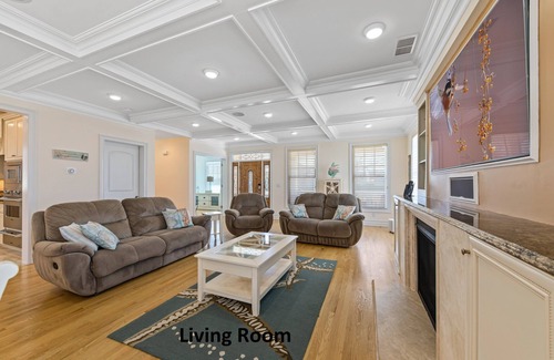 Point Pleasant Beach House | Fabulous Large Beach Home 1-block from beach & boardwalk