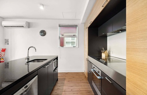 Frankton Apartment | Fabulous Lakeside Marina 2 Bedroom
