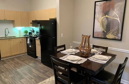 Alpharetta Apartment | Fabulous One Bed/One Bath Fully-Furnished Apartment in Alpharetta