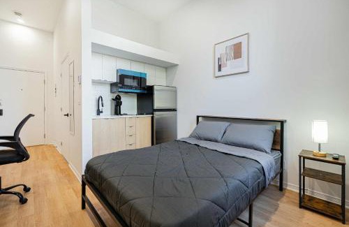 Mercier-Hochelaga-Maisonneuve Apartment | Fabulous Studio with FREE Parking near Montreal Downtown