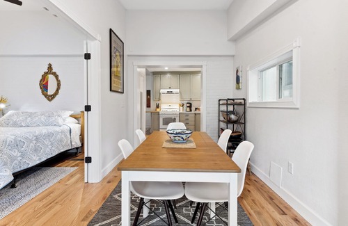 West Highland House | Fabulous West Highlands House - Quiet yet One Block to Cafes & Shops!