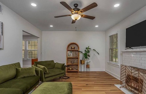 Caddo Heights-South Highlands House | Fabulously Furnished Forest - Luxury MCM Getaway