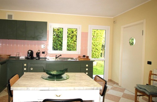Pettenasco Apartment | Face to face with the Lake, potrai rilassarti in giardino ammirando il lago