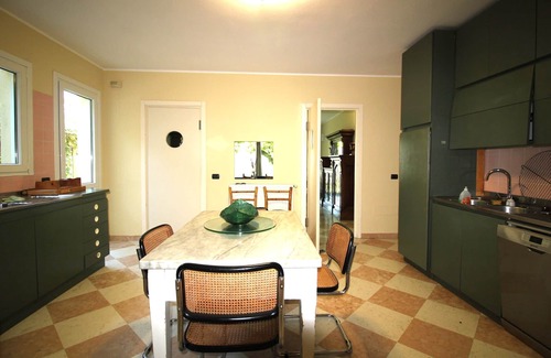 Pettenasco Apartment | Face to face with the Lake, potrai rilassarti in giardino ammirando il lago