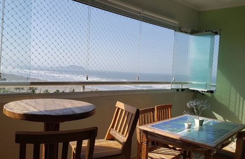 Centro Apartment | Facing the sea. Bertioga Bay Beach