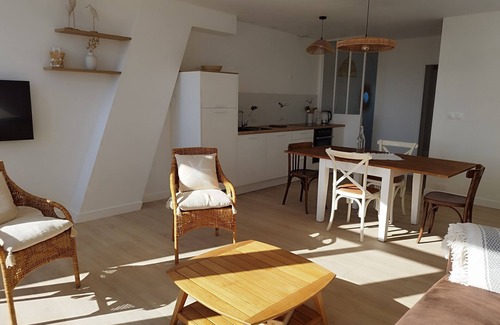 La Turballe Apartment | Facing the sea, direct beach access