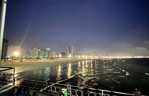 Jose Menino Apartment | Facing the sea, spectacular view/foot in the sand