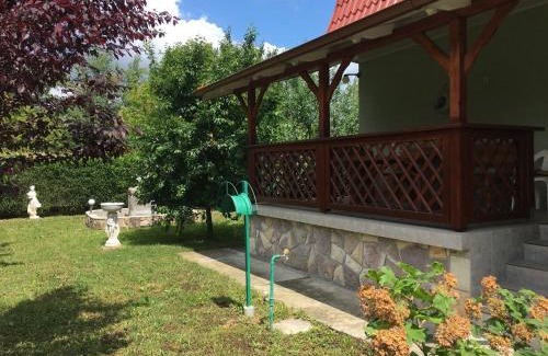 Vezseny House | Fahal Guesthouse