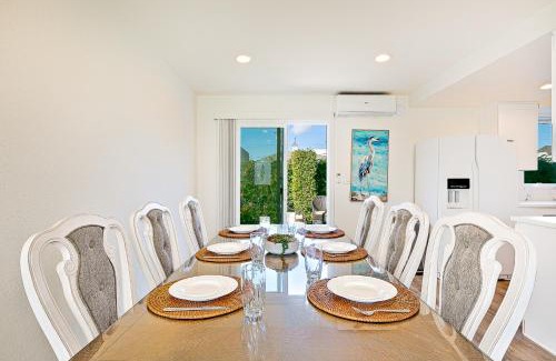 Santa Ana Heights House | Fair, Sunny, and Blue Weather Days