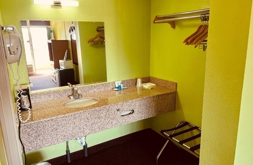 Mount Vernon Hotel | FairBridge Inn Express Renfro Valley