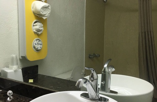 Melrose Park Hotel | FairBridge Inn Express Melrose Park