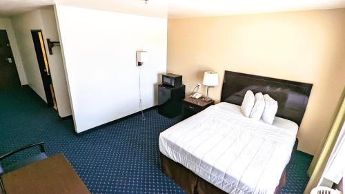 Clear Creek Hotel | FairBridge Inn & Suites Canadian