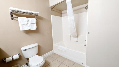 Clear Creek Hotel | FairBridge Inn & Suites Canadian